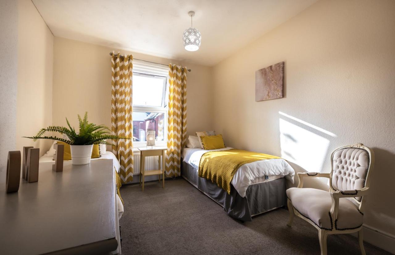 3-Bedroom House L Fast Wi-Fi L Garden L Newly Decorated L Close To Shops And Restaurants Bournemouth Exterior foto